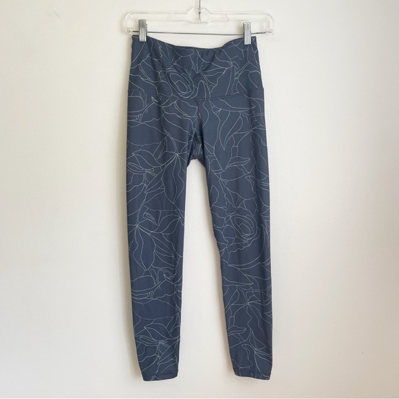 Prana Kimble High Rise Grey Floral Printed Leggings size small lotus cropped S - Picture 1 of 9